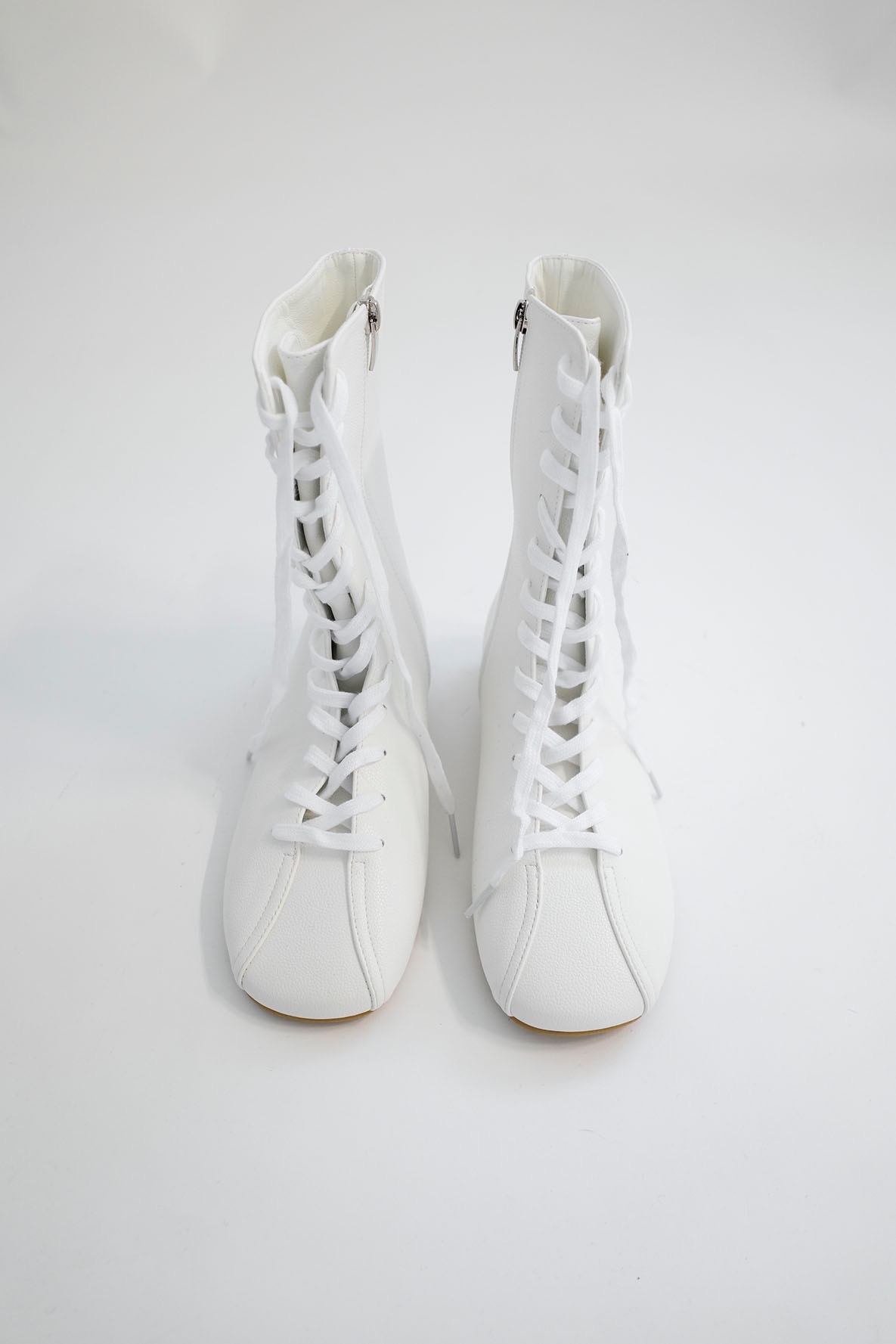 LACE-UP BOOTS (IVORY)