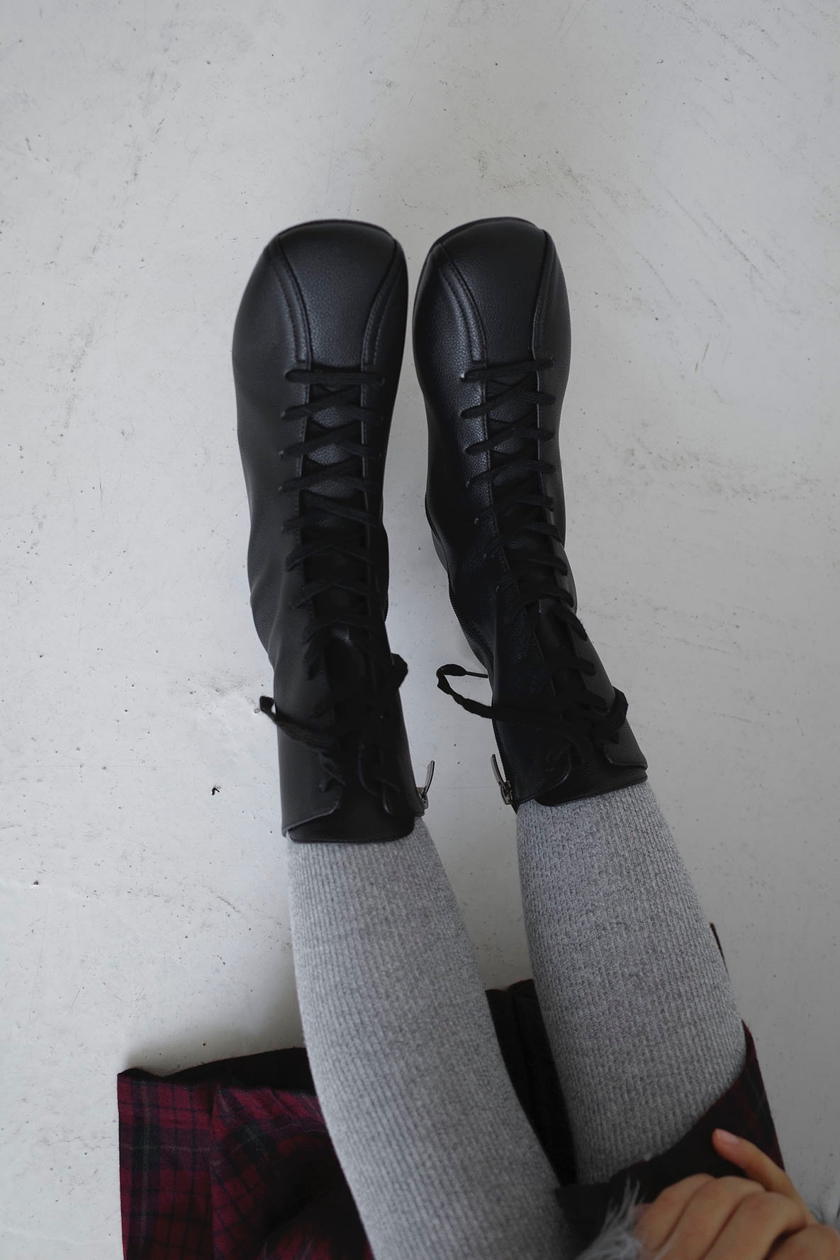 LACE-UP BOOTS (BLACK)