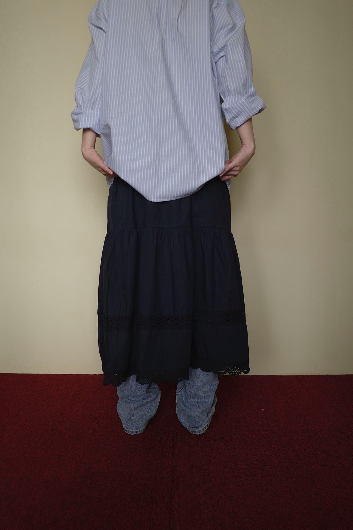LACED LONG SKIRT (NAVY)